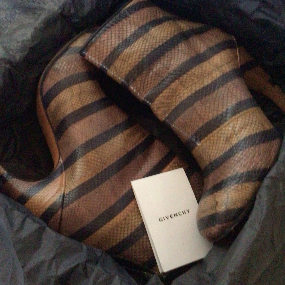 Givenchy Patch.Ayer’s boot, 38.5 - Picture 3 of 16